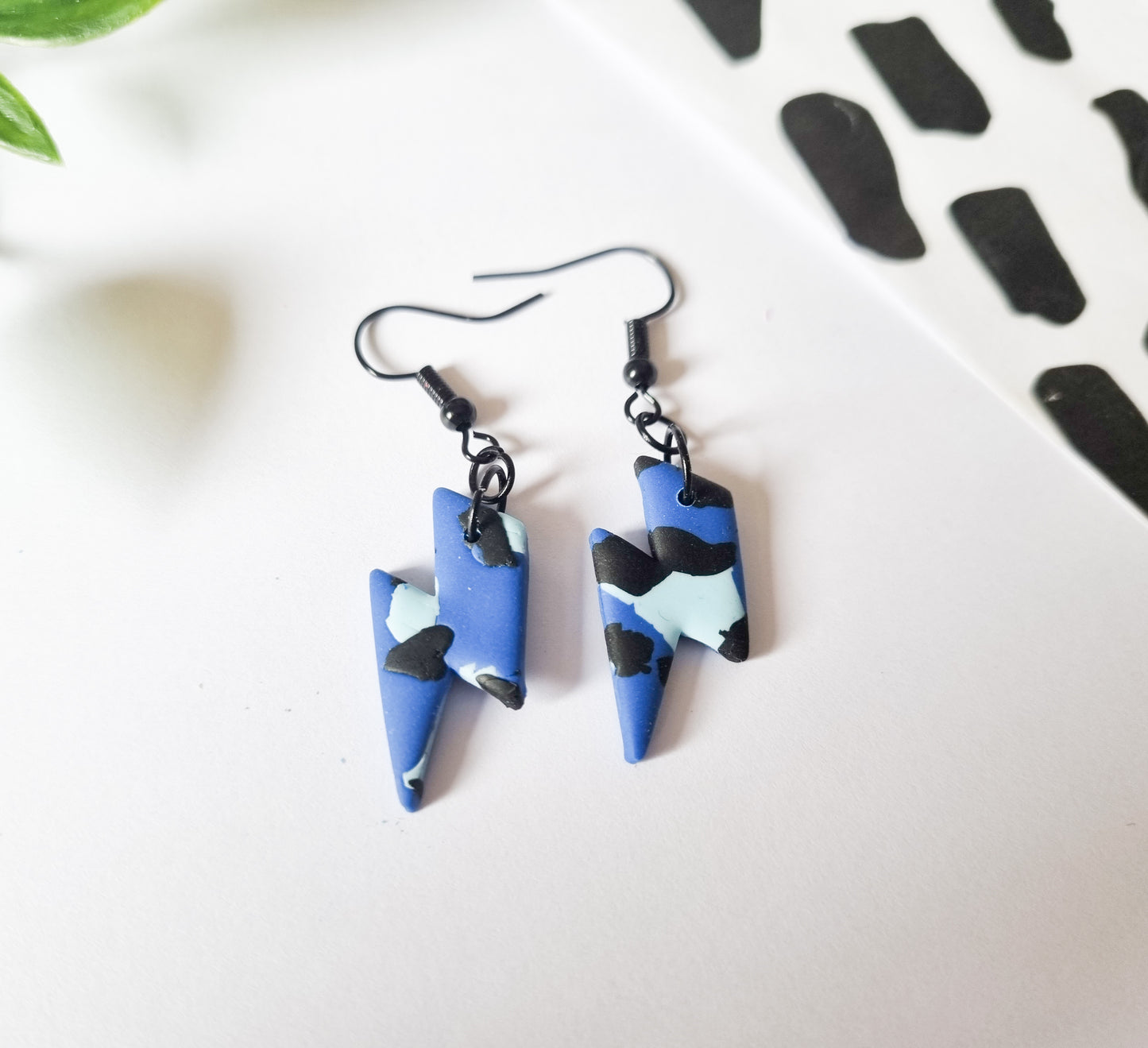 Mini Bolts - Blue Leopard